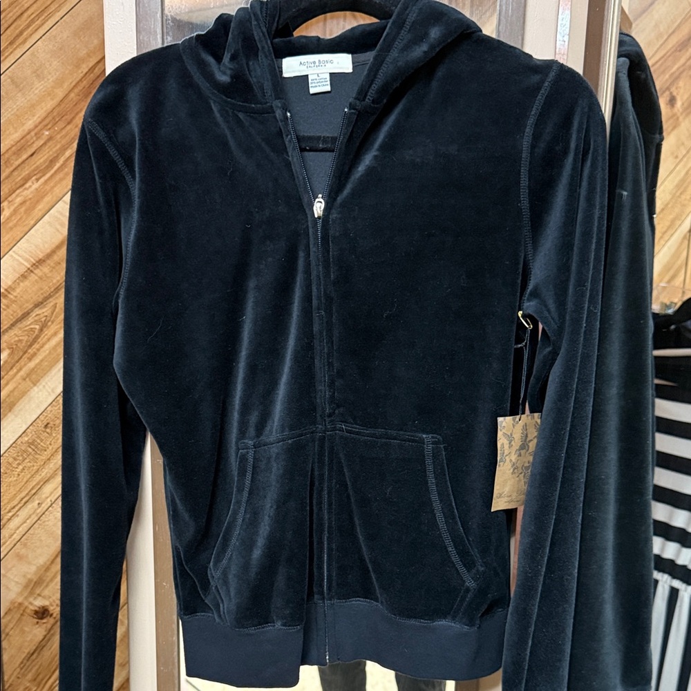 Active Basic size L Black Velvet  Zip-Up Jacket NWT.